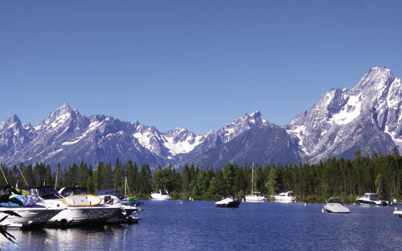 Jackson Lake Marina offers boat tours if you neglected to have your private craft delivered there.