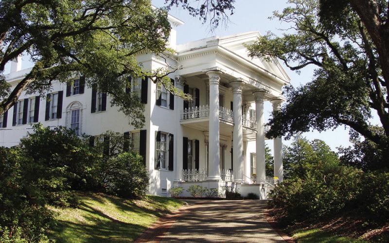 Stanton Hall is both huge and amazingly well furnished. Consider that in 1850 a million dollars was worth considerably more than it is today.