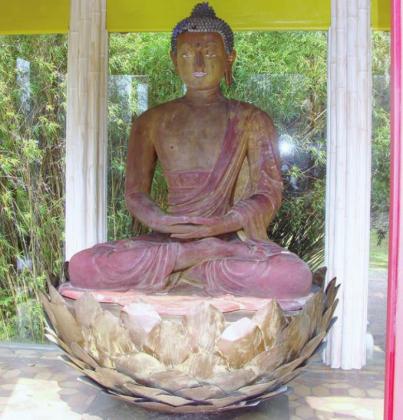A 900-year-old Buddha was discovered by friends of McIlhenny and shipped to him from a New York warehouse. It became the basis for extensive Oriental-style gardens.