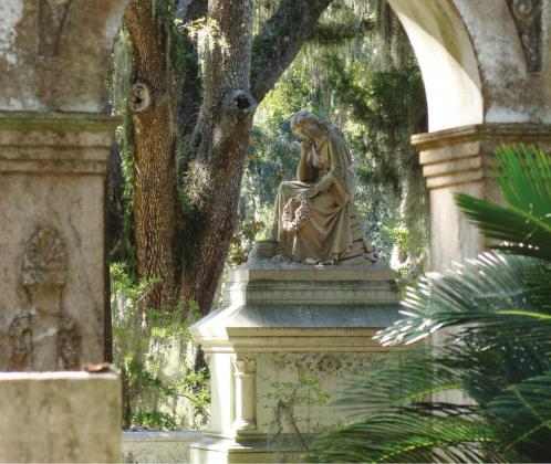 Bonaventure, much more than an ordinary cemetery, warrants a visit every time we are in Savannah.