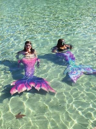 Florida Springs Mermaids welcomed us to Alexander Springs with a special performance.